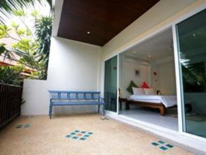 The Cabana Pool Suite