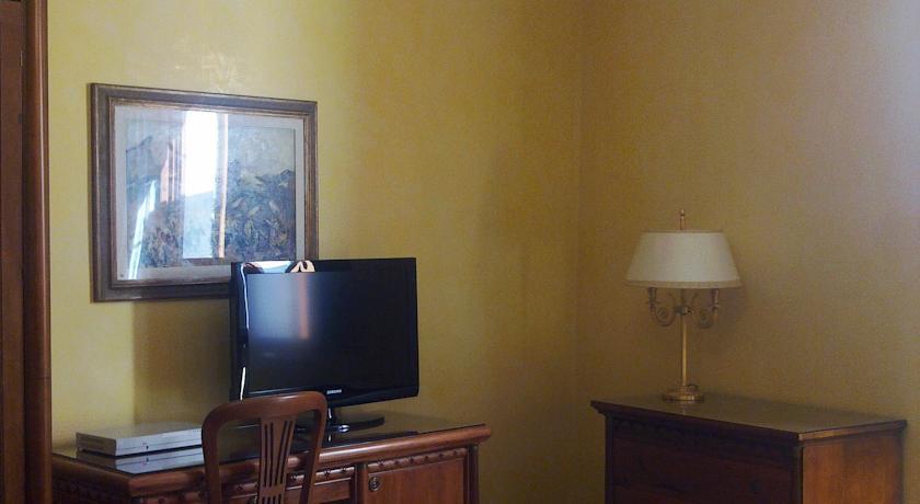 Отель Mariano IV Palace Hotel