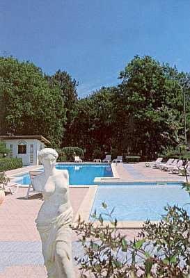 Отель Logis Le Pont Bernet