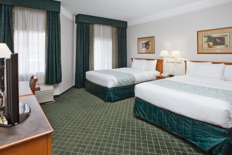 Отель La Quinta Inn & Suites Raleigh - Durham Airport