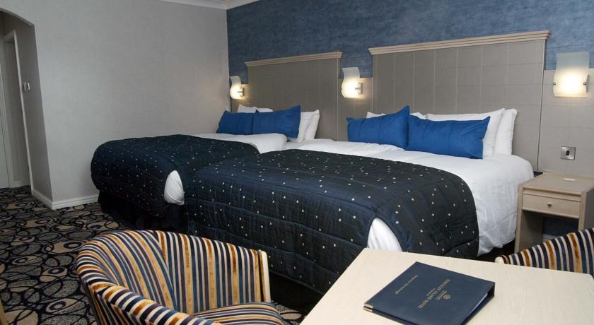 Отель Hinckley Island Hotel