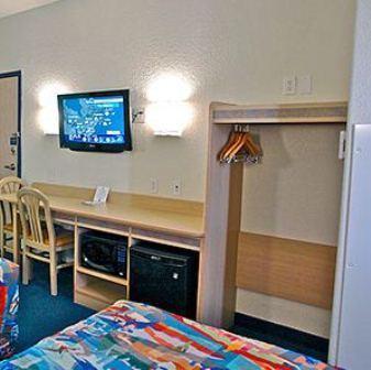 Отель Motel 6 Red Deer