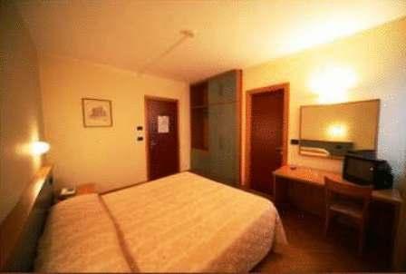 Отель Hotel Roma