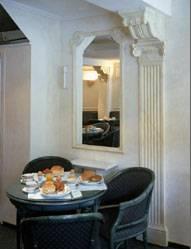 Отель Hotel La Madeleine