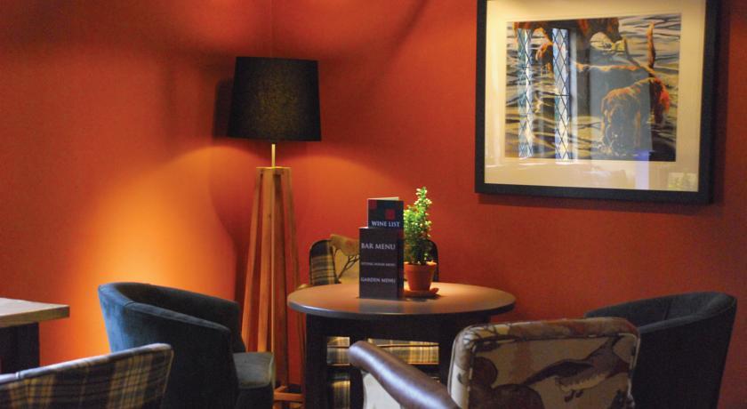 Отель The Broadway Hotel