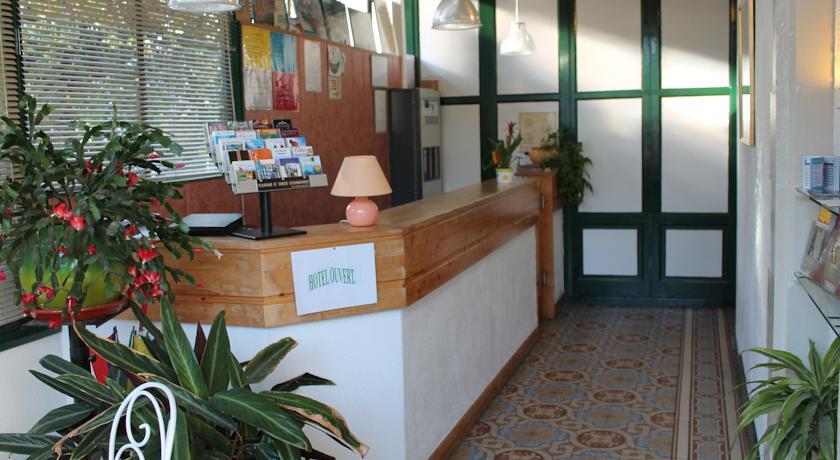 Отель Hôtel Montilleul