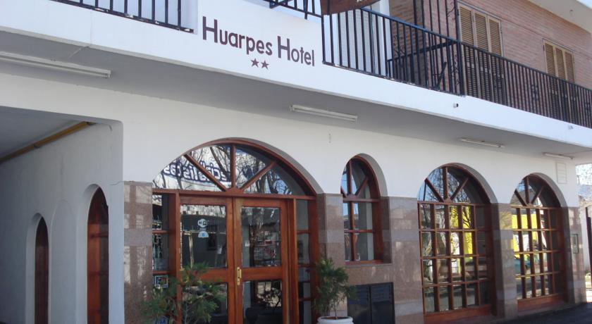 Отель Huarpes Hotel