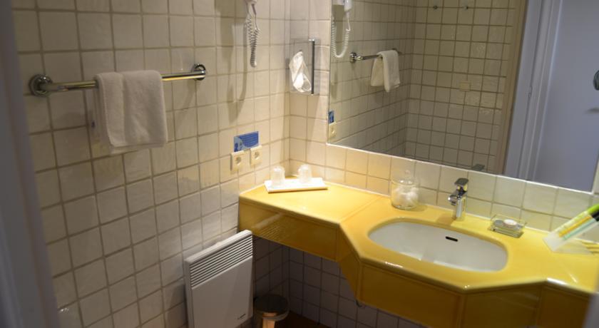 Отель Le Relais Des Trois Mas
