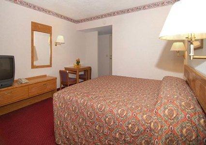 Отель Rodeway Inn New Cumberland