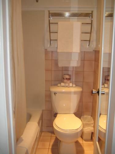 Отель Howard Johnson Inn