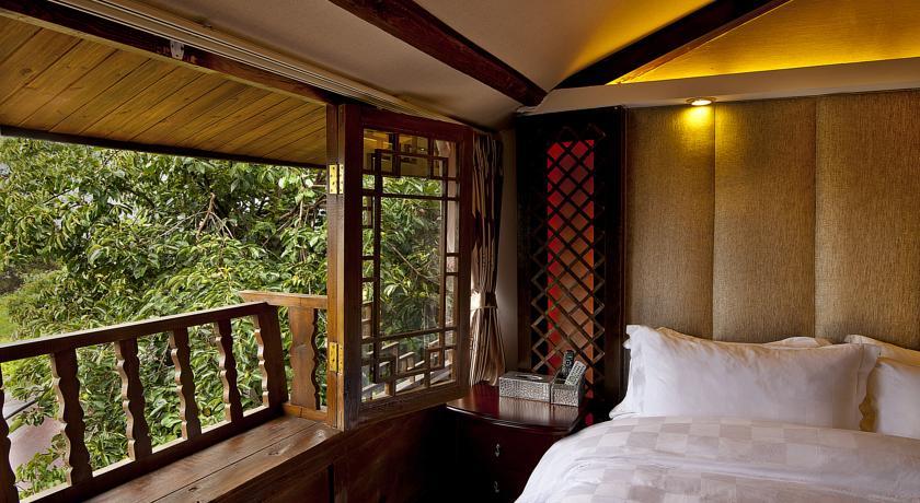 Отель Lijiang Emerald Boutique Hotel