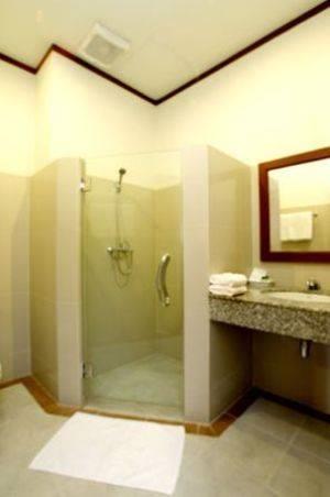 Отель Rachawadee Resort & Hotel