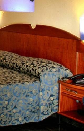 Отель Hotel San Luca