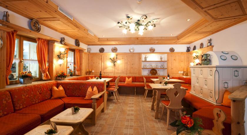 Отель Hotel Astras
