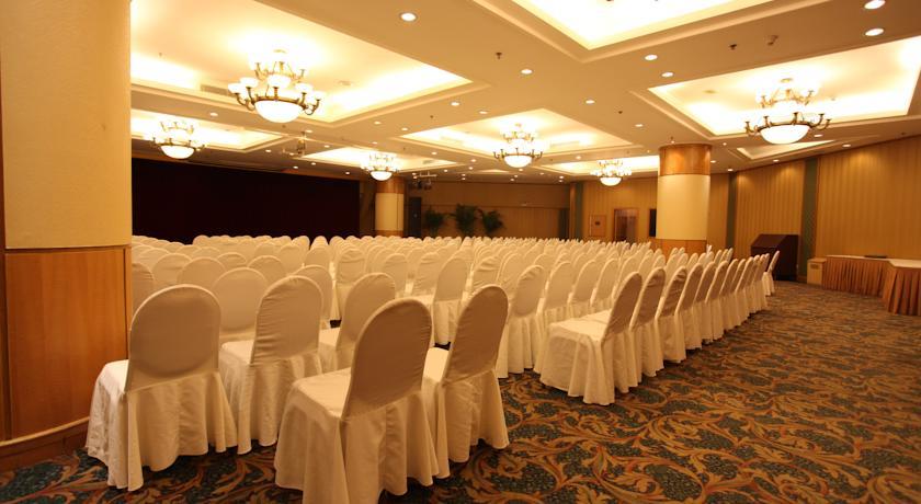 Отель Metropark Hotel Yangzhou