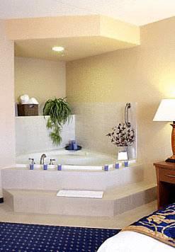 Отель Fairfield Inn & Suites Toronto Brampton