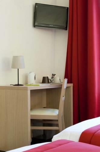 Отель Hotel Chateaubriand
