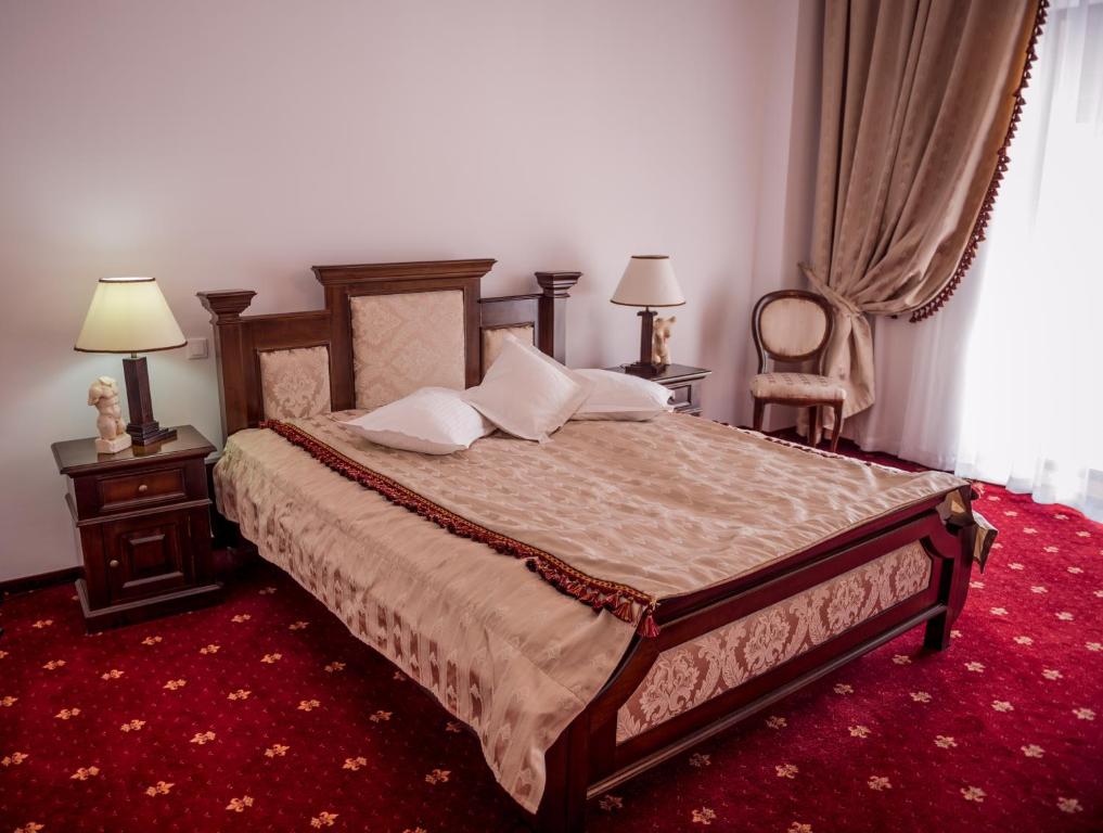 Отель Hotel Emire