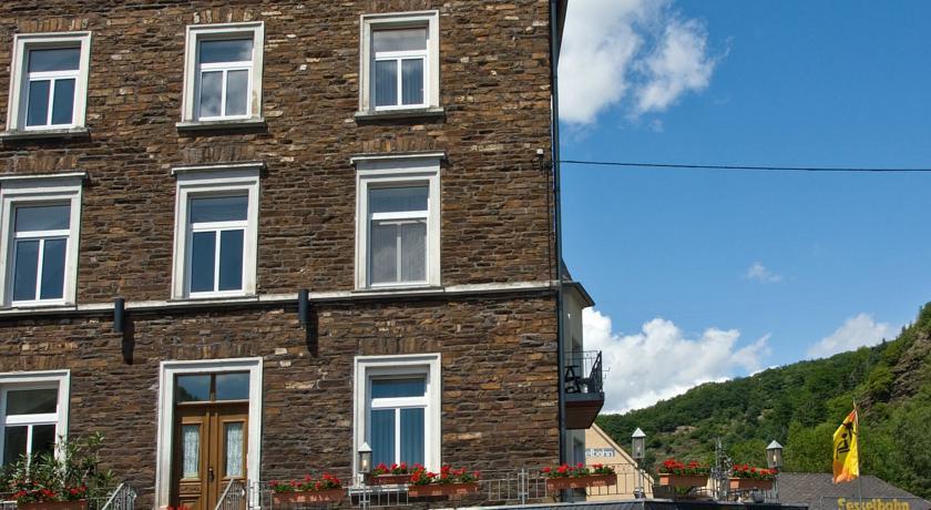 Отель Moselland Hotel im Enderttal Zum Onkel Willi