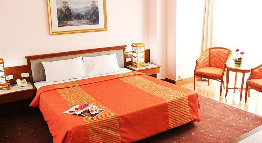Отель Asian Hotel