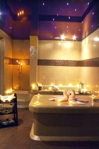 Отель Hotel Gwarna