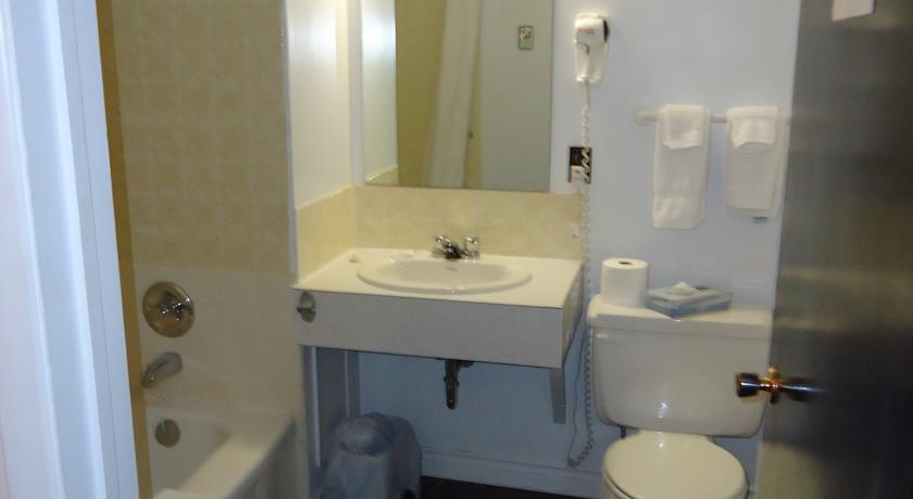Отель The Fort Nashwaak Motel