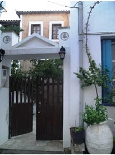 Апартаменты Sofia's Garden Studios