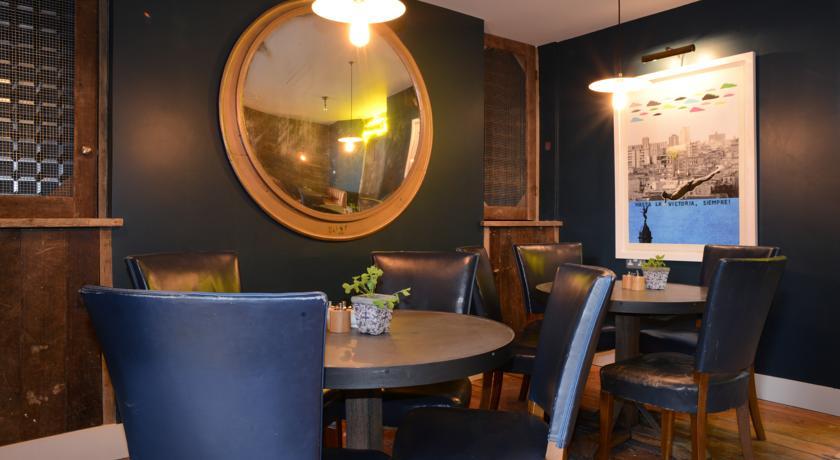Отель Artist Residence Boutique Guesthouse