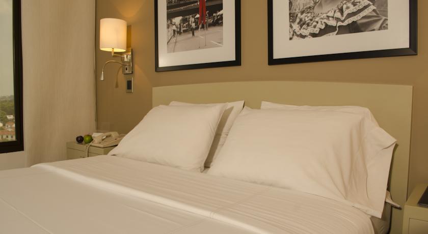 Отель Hotel Radisson Royal Cali