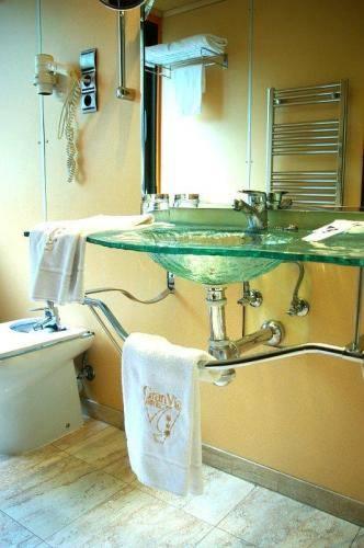 Отель Hotel Gran Via