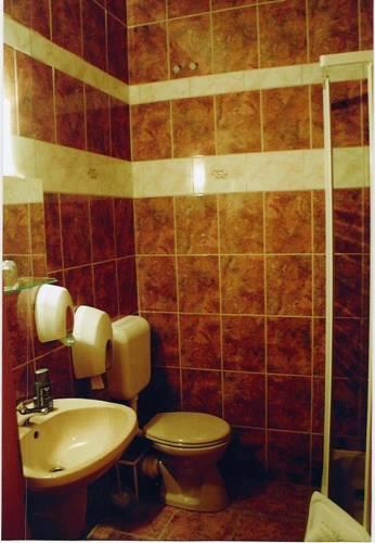 Отель Vadász Étterem és Hotel