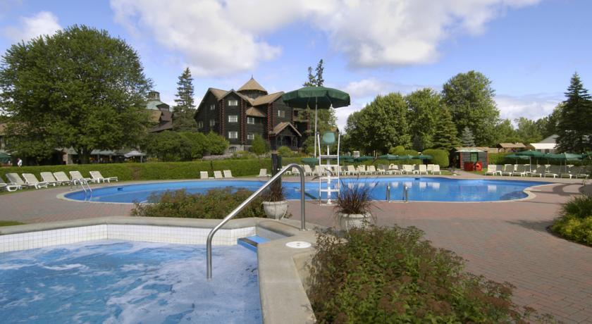 Отель Fairmont Le Chateau Montebello