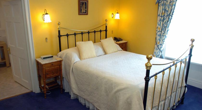 Гостевой дом Tyddyn Llan Restaurant with Rooms