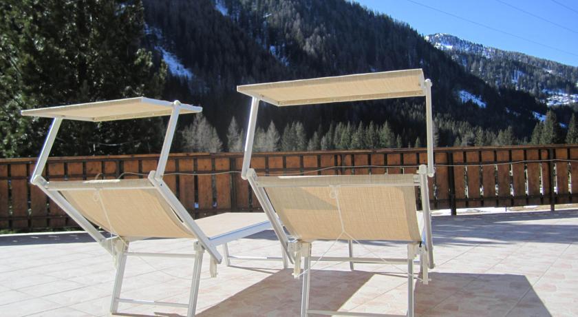 Отель Hotel Bucaneve