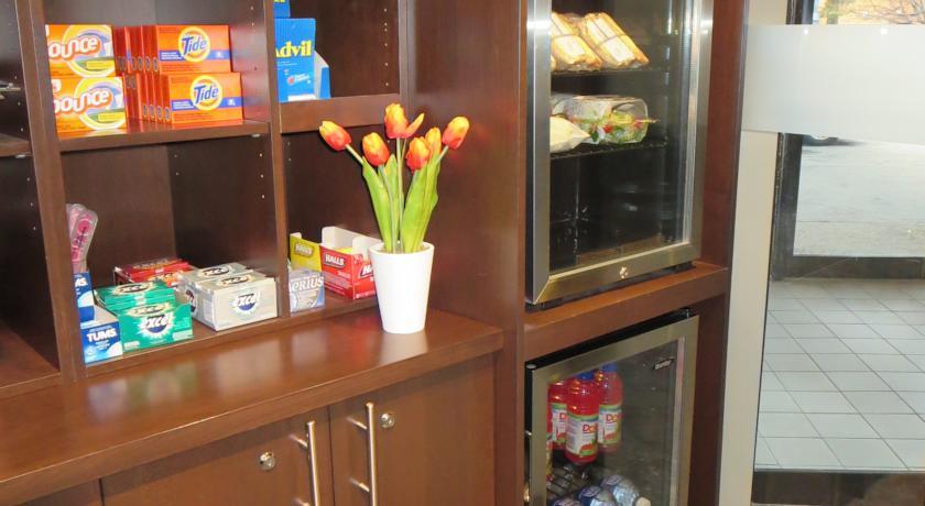 Отель Travelway Inn Sudbury