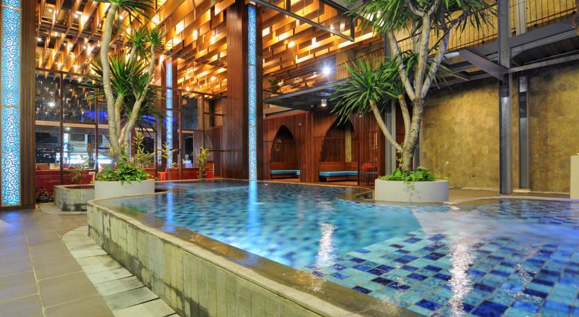 Отель The 1O1 Bali Legian