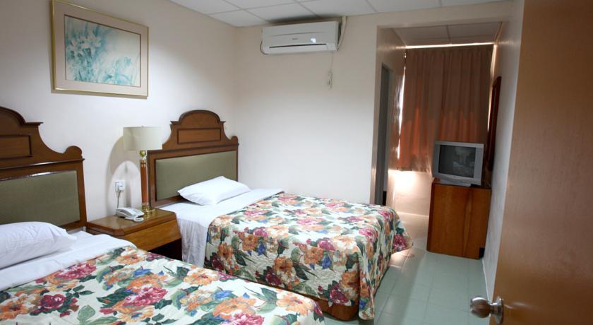 Отель Golden Court Hotel (Pelangi)