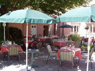 Отель Hôtel - Restaurant du Vieux Château