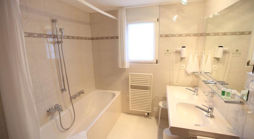 Отель Hotel Altana, Scuol