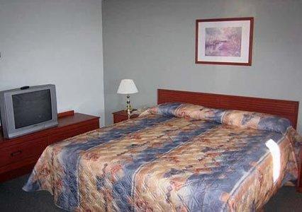 Отель Econo Lodge Inn & Suites Cranbrook