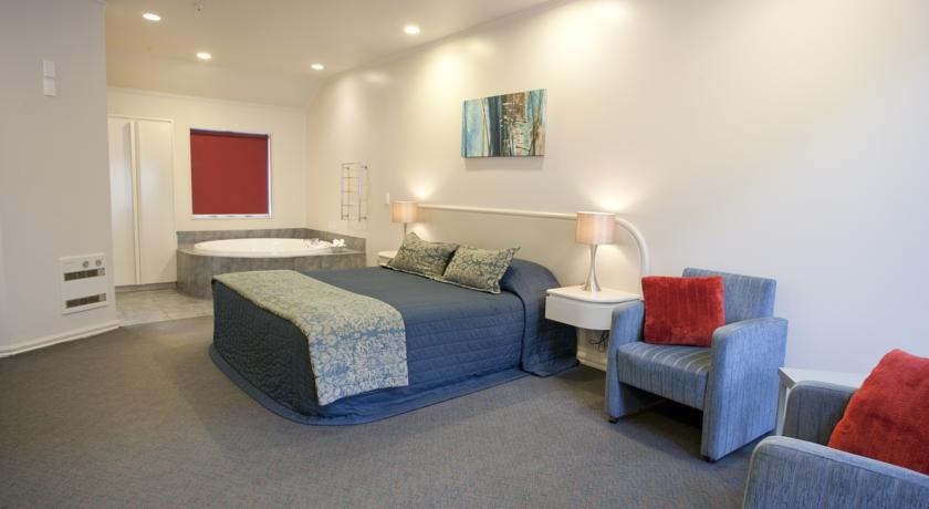 Отель Aubyn Court Motor Lodge