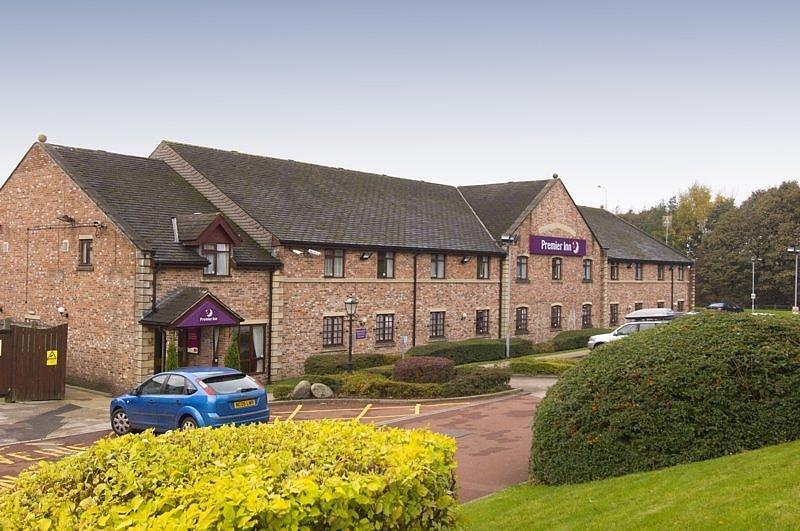 Отель Premier Inn Rochdale
