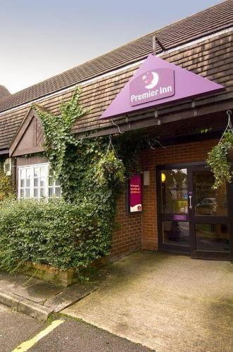 Отель Premier Inn Wirral (Bromborough)