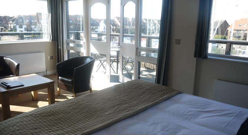 Отель Boathouse Hotel