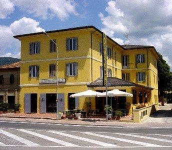 Отель Nuovo Albergo Il Portonaccio