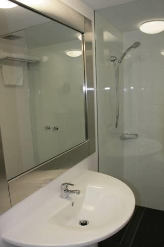 Отель Fountainside Hotel