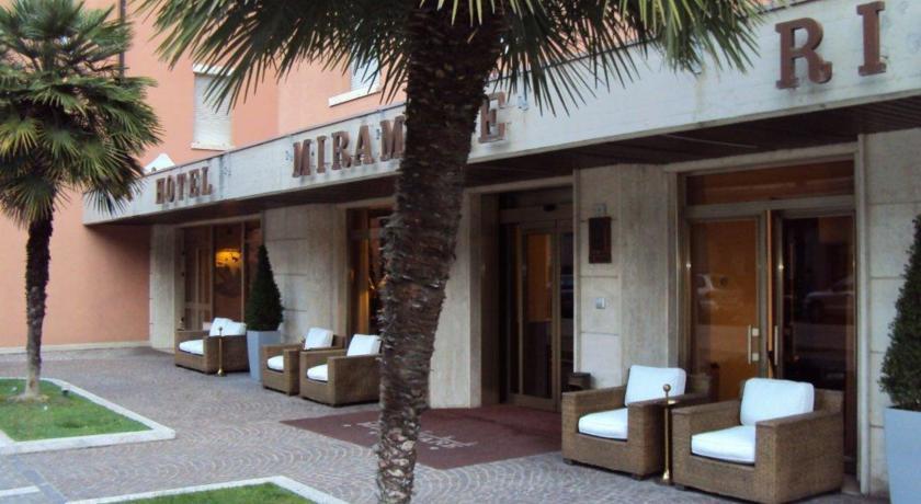 Отель Hotel Miramare