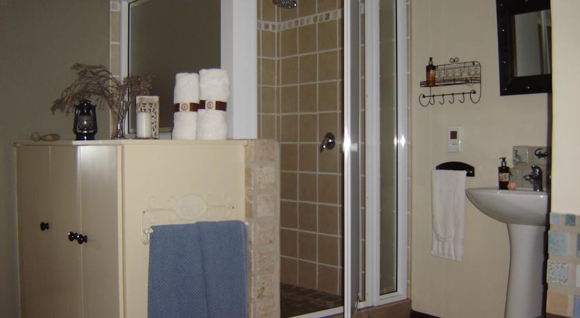 Мини-отель Babbling Brook Bed & Breakfast