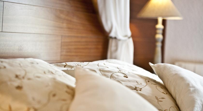 Отель Brit Hotel Le Branhoc