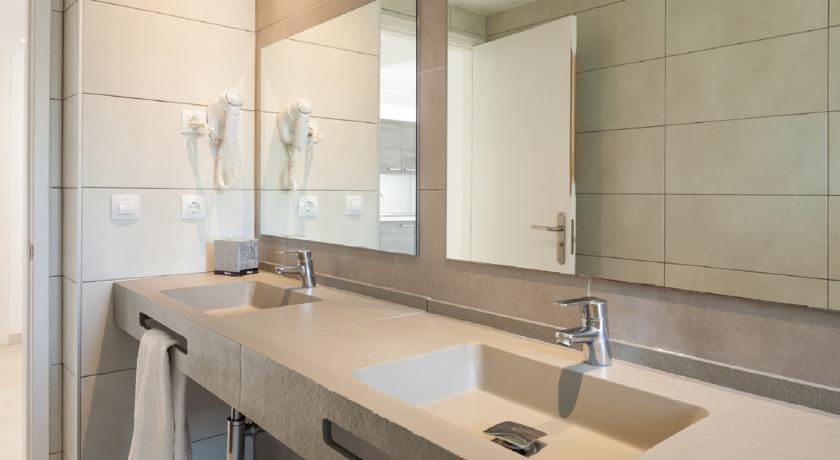 Апартаменты Aparthotel Puerto Cala Vadella